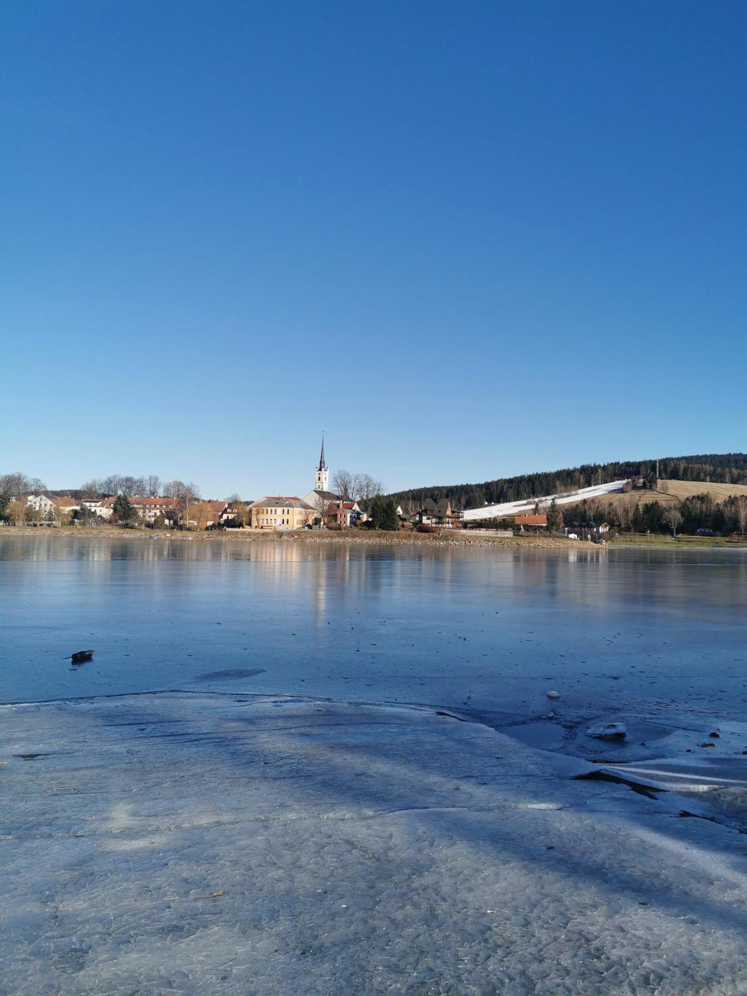 Apartman S Terasou A Vyhledem Na Jezero Lipno Kovarov  Exterior foto